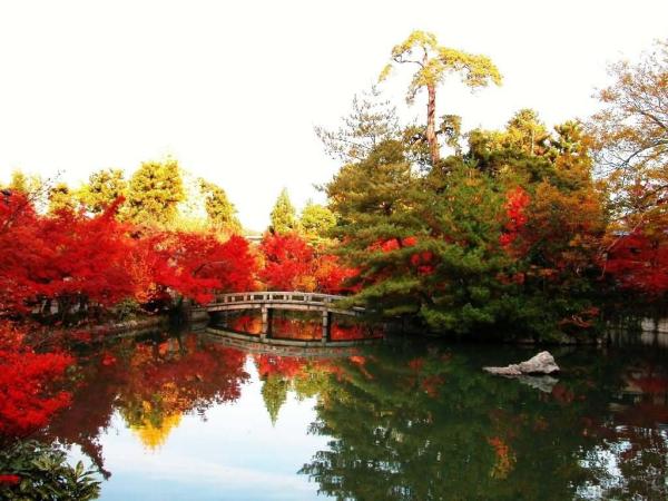 旅游指南 北京旅游指南 正文  北京香山公园简介首先介绍的是其规模