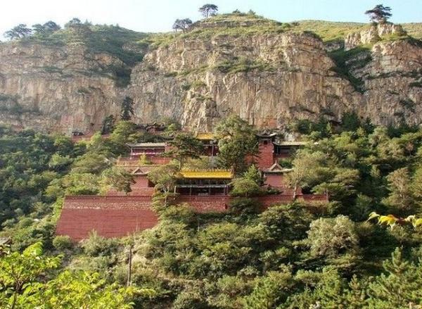 旅游指南 大同旅游指南 正文  恒山风景区 恒山旅游注意事项 恒山分为