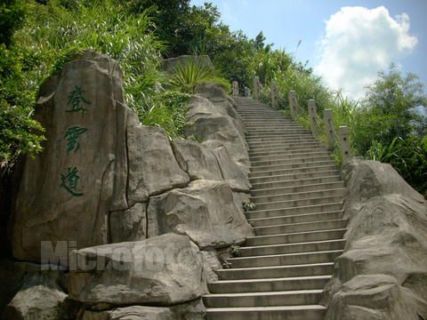 旅游指南 深圳旅游指南 正文  梧桐山门票:免费 梧桐山交通:深圳市区