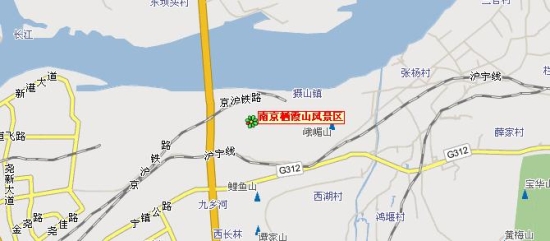 或者先坐地铁2号线到中医药大学羊山公园站下车,然后打车打车到栖霞山