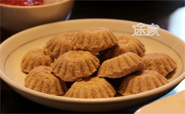 九寨沟旅游指南 正文  去九寨沟旅游,千万不要错过当地特色的美食