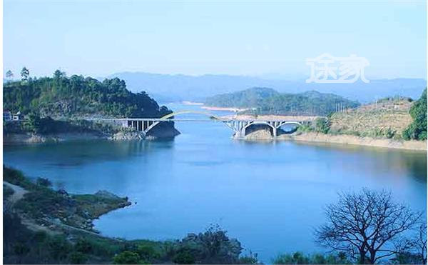 旅游指南 广州旅游指南 正文 盛夏季节,从化流溪河的气温要比广州低3