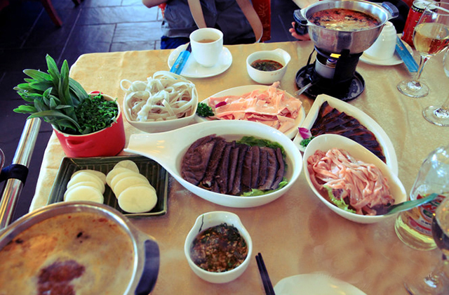 彤德莱火锅加盟_要德火锅人均消费