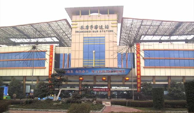 成都金牛区迎宾大道165号酒店式公寓 迎宾大道温馨三室一厅大套房高清图片