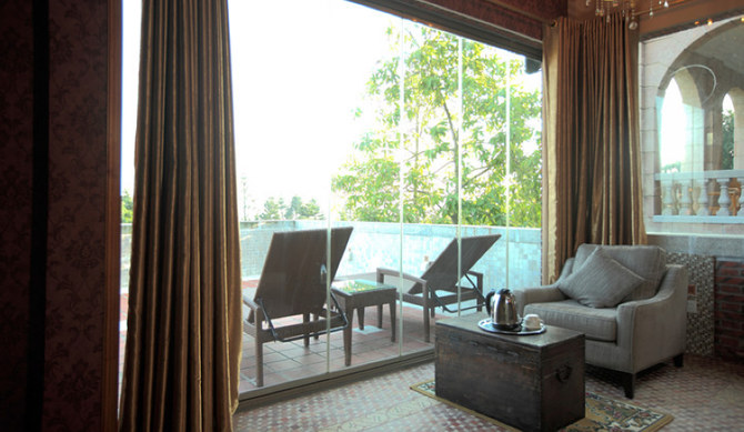 墅露台观景房-落地窗