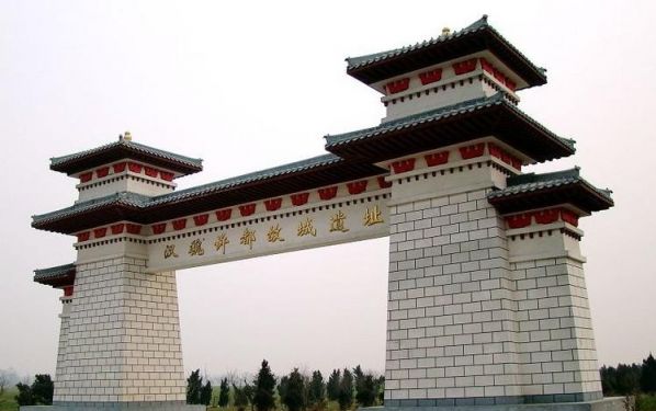 2007年许昌市统一规划,投资100万元对汉魏许都故城遗址公园进行整体的