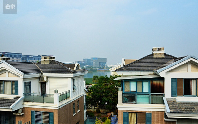 厦门湖里区邻近机场翠湖庄园高级联排别墅-阳台景观